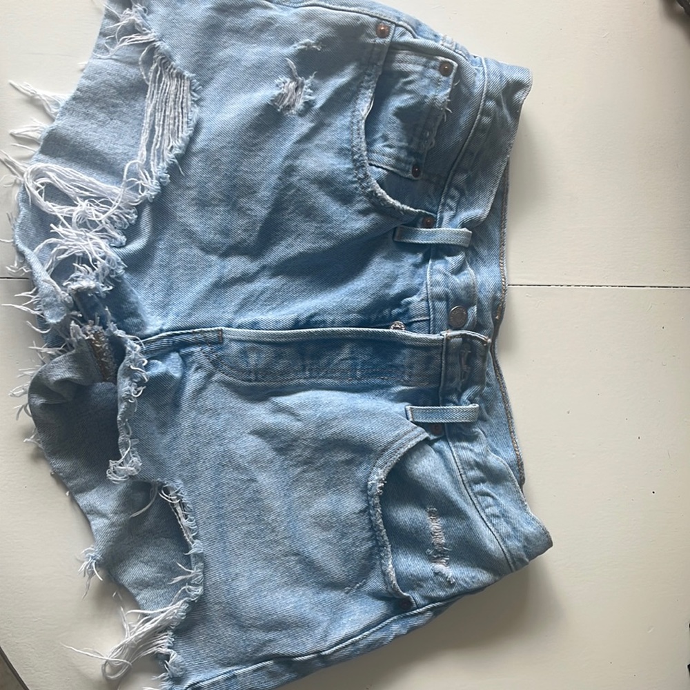 Light wash 501 Levi shorts